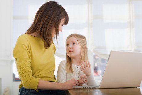 10 subiecte dificile: cum le discuti cu copilul tau