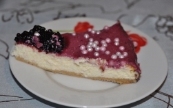 Cheesecake cu glazura din mure