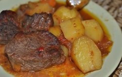 Friptura de vita cu cartofi la cuptor