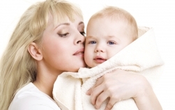 Ingrijirea tenului: 10 reguli obligatorii pentru o mama frumoasa
