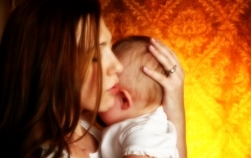 10 trucuri inteligente care il vor opri din plans pe bebelusul tau