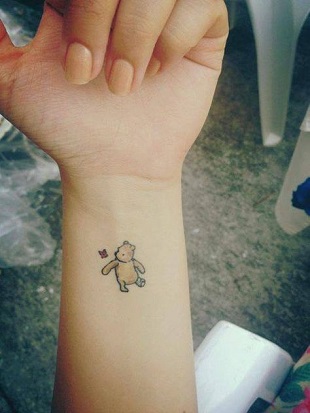 Tatuaj cu Winnie Pooh