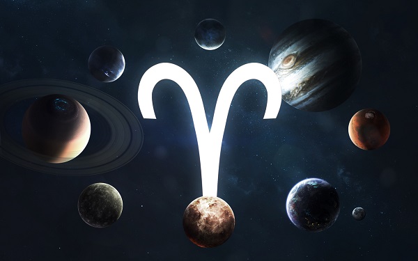 simbol al zodiei Berbec, inconjurat de planetele din Sistemul Solar