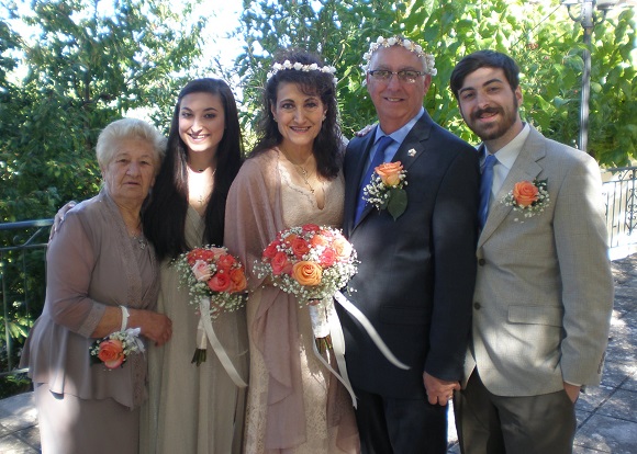 familie fericita la o nunta