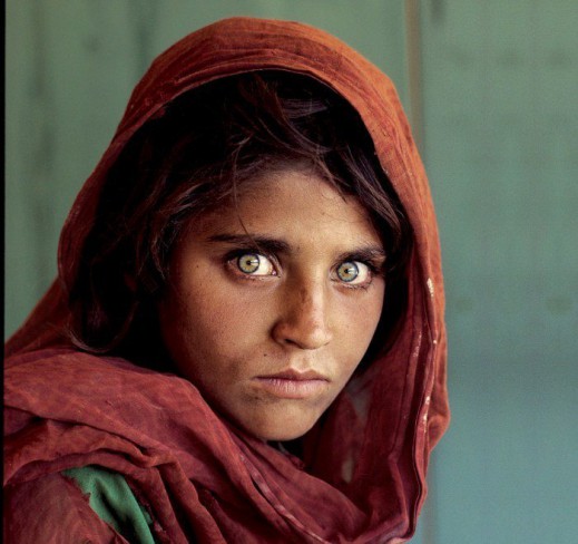 cei-mai-frumosi-ochi-fata-afgana