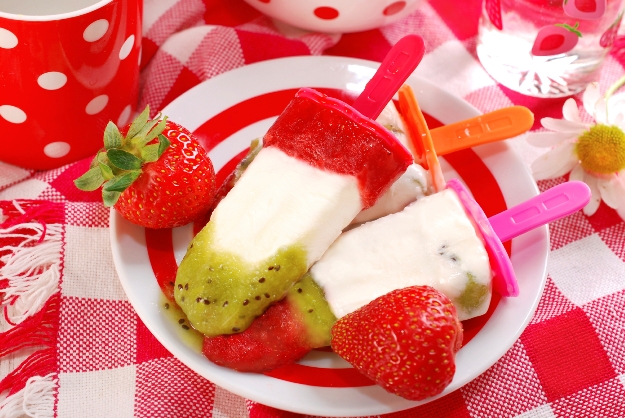 cum-faci-înghețată-de-casă-înghețată căpșuni și kiwi