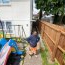 Vecinii mei și-au pus un gard de 2 metri că să nu îl mai lase pe copilul nostru să se joace la ei în curte