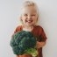 3 tipsuri pentru a-ţi motiva copilul să mănânce sănătos