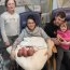 Se întâmplă o dată la 200 de milioane de nașteri: Aceste triplete identice au scris istorie în Anglia!