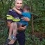 Un jandarm a reușit să salveze viața unui băiețel dispărut de câteva zile. "În momentul în care l-am luat în brațe s-a lipit de mine și s-a agățat cu mânuțele strâns"