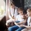 Alexandra, copila care a primit o inimă artificială, a devenit mamă pentru cei trei frați după ce părinții au plecat în străinătate