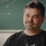 Ion Creangă ar fi mândru de acest învățător! Faceți cunoștință cu dascălul care transformă orele în basme de neuitat