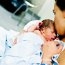 De ce spun specialiștii că nou-născuții trebuie alăptați în primele 30 de minute de la naștere