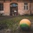 Un copil de 2 ani din Republica Moldova a fost găsit mort în fosa din curte. Fusese dat dispărut de fratele mai mare