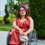 Alina este imobilizată în scaun cu rotile, dar vrea să-și ia permisul auto și să meargă la facultate. Este un exemplu de putere și curaj!