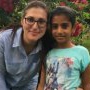 Mama adoptivă a Sorinei: fetița ne povestește cum asistenta maternală îi dădea să guste bere ei și celeilalte fetițe
