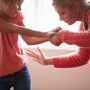 STUDIU îngrijorător: 1 din 2 părinți români crede că lovirea copilului e pentru binele lui