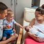 UNICEF - politicile favorabile familiilor sunt esențiale pentru creșterea ratelor de alăptare în întreaga lume