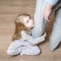 Nu mai forța copilul să construiască relații cu rude care îl abuzează emoțional