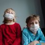 Primul caz din România: ambii părinți cu coronavirus, fără alte rude care să îi ajute. Unde au ajuns copiii?