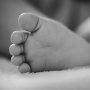 Caz grav de neglijență în Gorj: un bebeluș de 5 luni a murit înecat cu lapte