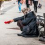 Povestea tulburătoare a mamei care a cerșit 4 ani ca să își recupereze cei 6 copii de la centrul de plasament
