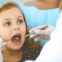 Specialiștii avertizează: Deficitul de vitamina D la copii poate provoca probleme dentare!