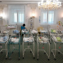 Drama industriei de ”fabricat bebeluși” din Ucraina: femei care nasc pe bani și copilași captivi într-un hotel cu sârmă ghimpată