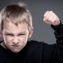 3 moduri prin care îți ajuți copilul să nu devină un agresor (bully)