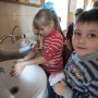 UNICEF și OMS:1 din 4 școli din România nu deținea dotările minime necesare spălării mâinilor înaintea declanșării pandemiei de COVID-19