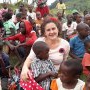 Povestea croitoresei din Buzău care a plecat în Africa să salveze copii: “Cu ai mei am fost o mamă dură, dar pe ei pot să îi bibilesc”