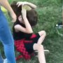 Ce au răspuns părinţii minorei care a agresat o fată de 13 ani: "Trebuie să îndreptăm copiii, nu să acuzăm şi să-i bage la arest"