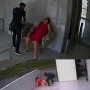 Video: Momentul incredibil când un fotbalist faimos își ajută soția să nască în curtea blocului