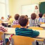 Anchetă în Tulcea după ce o profesoară a refuzat să poarte masca la şcoală şi a îndemnat şi copiii să facă asta
