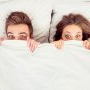 Educativ sau deplasat? Această mamă le spune copiilor când face sex cu soțul ei