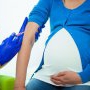 Femeile însărcinate şi cele care alăptează se pot vaccina împotriva COVID-19? Ce spun experţii