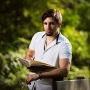 "Am fost vândut când eram bebeluş pe 10 mii de dolari". Povestea emoţionantă a unui tânăr român care a ştiut să îşi găsească fericirea