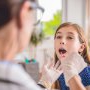 Cum vor fi testați elevii în școli? Procedura de prevenire și detectare a îmbolnăvirilor elevilor cu virusul SARS-CoV-2 anunțată de Ministerul Sănătății