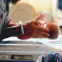 Ce veste frumoasă! Au început să se nască primii copii din România concepuți în starea de urgență