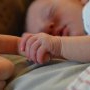Stimulentul pentru nou născuți: câți bani primesc părinții în 2021
