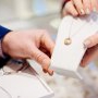 Atenţie la metalele din care sunt fabricate bijuteriile oferite de 1 şi 8 martie! Iată cum ne pot îmbolnăvi