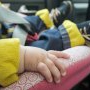 Un bebeluș de 6 luni accidentat mortal în Mureș. Copilul era ținut în brațe și a zburat prin parbriz