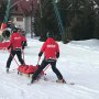 Vacanță periculoasă: un copil de 5 ani a căzut de pe acoperișul unei pensiuni din Rânca