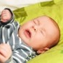 Strănutul la bebeluși: a răcit sau e normal?