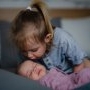 Cum îți pregătești copilul pentru a deveni frate/soră mai mare