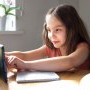 Școala online a devenit obligatorie: află ce reguli se aplică