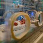 40% din bebelușii cu probleme nu au șanse să trăiască în România pentru că nu există suficiente incubatoare