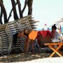 Cum ne facem țara de rușine: momentul când o româncă își lasă copilul să facă treaba mare direct pe o plajă din Grecia