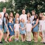Povestea cuplului cu 6 copii care a adoptat încă 7 frați orfani din Ucraina