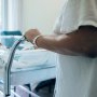 Nu mi s-a dat mâncare în maternitate pentru că nu mi-am alăptat gemenii